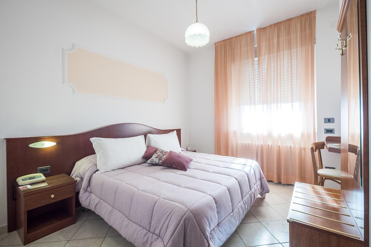 Grifone Hotel 3*